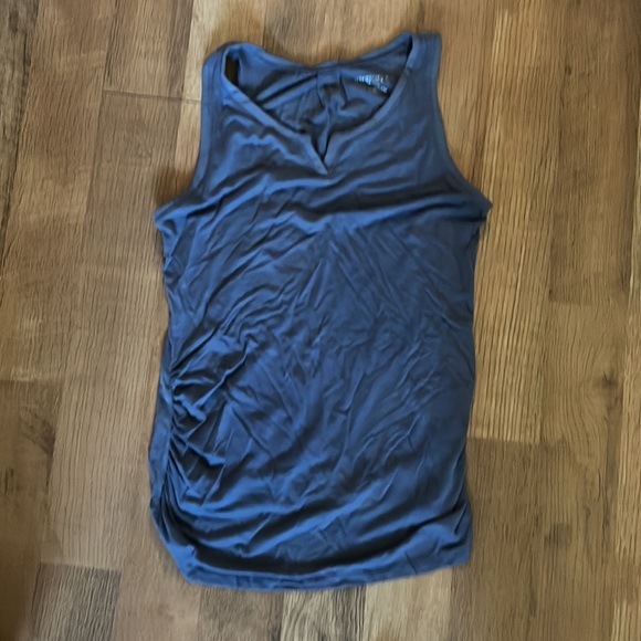 Maternity tank top bundle - Picture 2 of 4